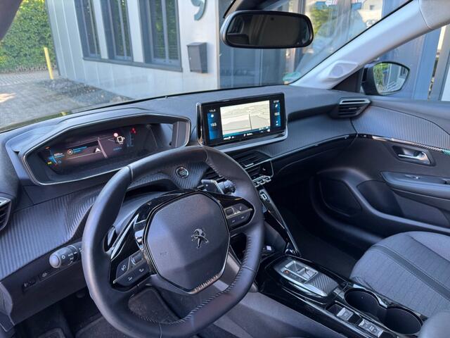 Peugeot 208 1.2 Automaat 101PK Allure, Climatcntrl, Cruisecontrl, Navi, PDC, LM-Velgen