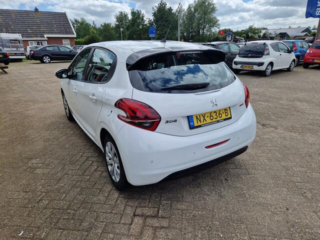 Peugeot 208 1.2i "Blue Lion" 5 Deurs - Cruise - Navi - Airco - Apk 16-05-2027 !!