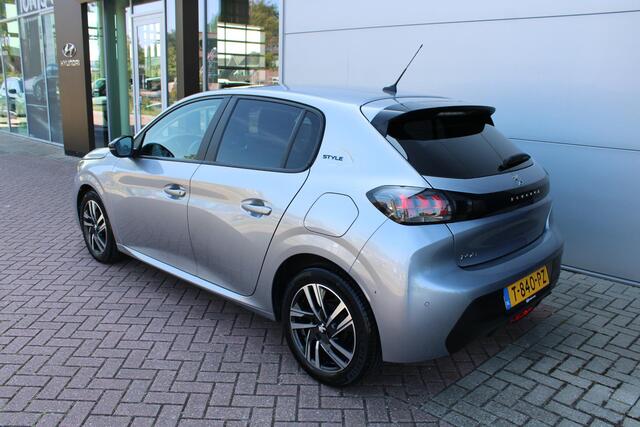 Peugeot 208 1.2 PureTech Style Airco Navi Camera Carplay Dealer onderhouden