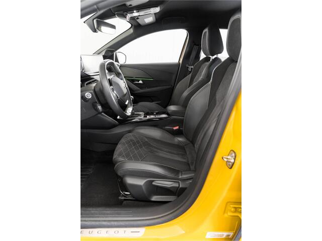 Peugeot 208 1.2 PureTech GT Pack|Zwartdak|Camera|Stoelverwarming Applecarplay|
