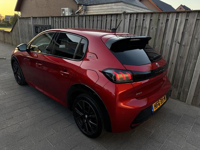 Peugeot 208 1.2 GT Aut VirtualCockpit Carplay Camera Navi Sportstoelen Led 17" Pdc GT-Line