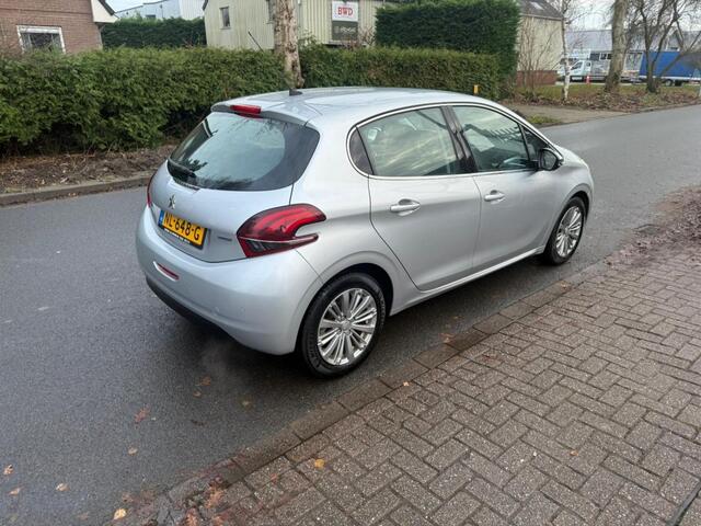 Peugeot 208 1.2 Pure Tech Allure*automaat*Lichtmetaal*ecc*cruisecontrol*NAP*