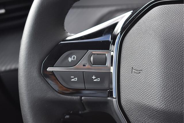 Peugeot 208 1.2 PureTech 100pk Style Cruise, Carplay, PDC, DAB, Navi