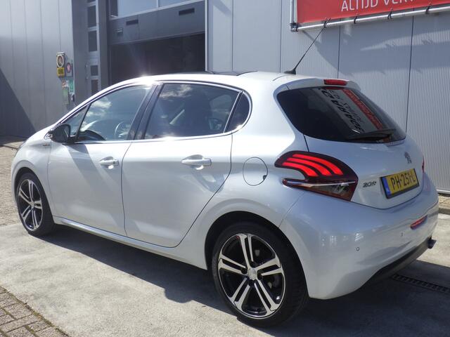 Peugeot 208 1.2 GT-line, 1e EIG, Panodak, Cruise, Airco, PDC, JBL, NL/NAP!