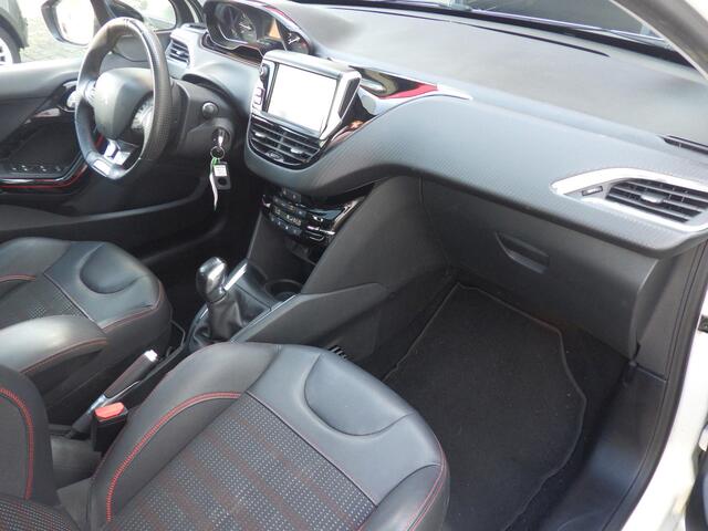 Peugeot 208 1.2 GT-line, 1e EIG, Panodak, Cruise, Airco, PDC, JBL, NL/NAP!