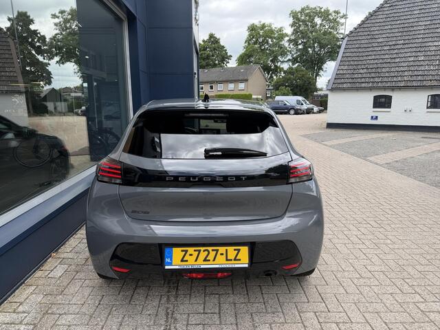 Peugeot 208 1.2 Turbo 100 PK Allure | Navigatie via Telefoon | All Season banden | 360 Graden Camera | LED Verlichting | Climate Control | Dode Hoek Detectie | Voor + Achter Parkeersensoren | 16" Lichtmetalen Velgen |