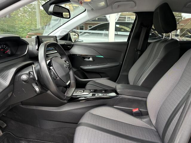 Peugeot 208 1.2T Automaat Allure Pack | Achteruitrijcamera | Stoelverwarming | Climate Control | Cruise Control | Parkeersensoren