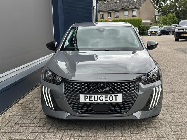 Peugeot 208 1.2 Hybrid 110 PK Allure | Hybride Automaat | Navigatie via Telefoon | Climate Control | Cruise Control | Parkeersensoren V+A | LED Verlichting | Draadloze Apple Carplay / Android Auto | 16" Lichtmetalen Velgen |