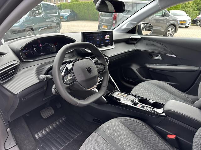 Peugeot 208 1.2 Hybrid 110 PK Allure | Hybride Automaat | Navigatie via Telefoon | Climate Control | Cruise Control | Parkeersensoren V+A | LED Verlichting | Draadloze Apple Carplay / Android Auto | 16" Lichtmetalen Velgen |
