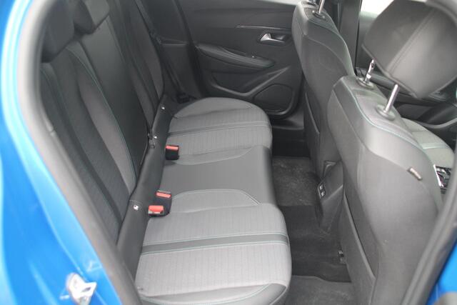 Peugeot 208 1.2 PureTech 100pk Allure Pack Airco Navi Camera Carplay 41.492km Nieuwstaat