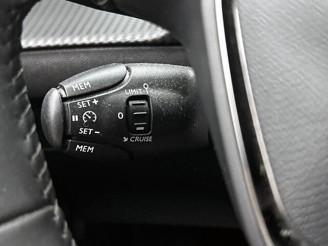 Peugeot 208 100 pk Allure Pack | Rijklaar | Keyless Entry | Camera | Stoelverwarming |
