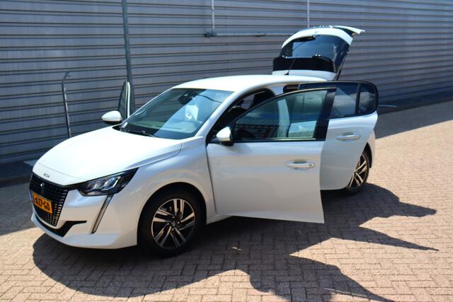 Peugeot 208 1.2 PureTech Allure Pack O.a: Dig. Display, DAB, Clima, Carplay, Cruise, Etc. All-in prijs!