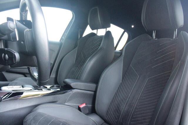 Peugeot 208 1.2 Hybrid 145PK AUTOMAAT GT PACK | ELEKTRISCH BEDIENBARE BESTUURDERSSTOEL MET MASSAGE FUNCTIE | ALCANTARA BEKLEDING | STOEL VERWARMING | CRUISE CONTROL | DAB+ RADIO | APPLE CARPLAY/ANDROID AUTO | FULL LED KOPLAMPEN | KEYLESS ENTRY/START | 17" LICHTMETALE