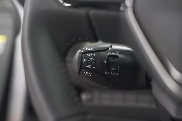 Peugeot 208 1.2 Hybrid 110 e-DCS6 Allure | Apple Carplay | Parkeersensoren Voor + Achter | Climate Control