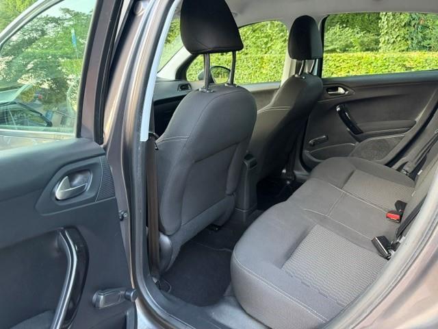 Peugeot 208 1.2 PureTech Blue Lion Trekhaak/Acarplay/Navi/APK