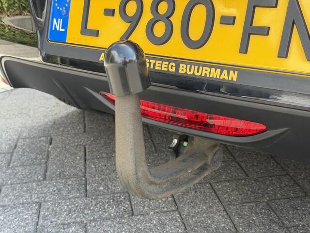 Peugeot 208 Allure 1.2 PureTech 100PK Navigatie, Achteruitrijcamera, Trekhaak, Apple Carplay, Android Auto