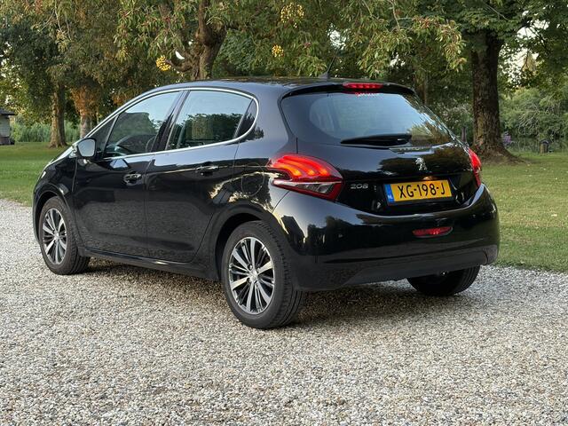 Peugeot 208 1.2, AC,Carplay,Cruise*Gr.Onderhoud t.w.v. ¤3400*