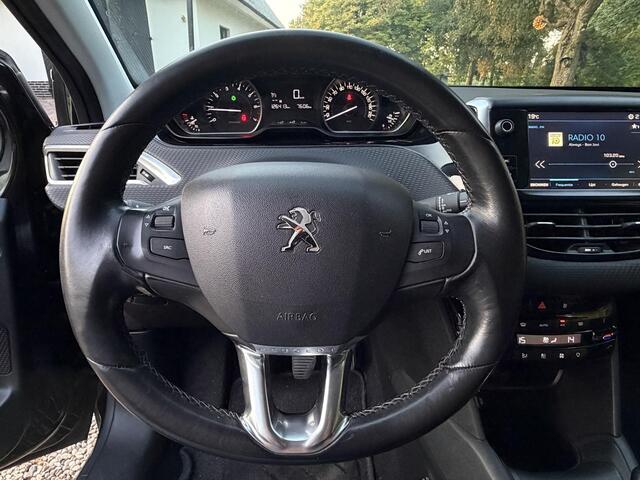 Peugeot 208 1.2, AC,Carplay,Cruise*Gr.Onderhoud t.w.v. ¤3400*