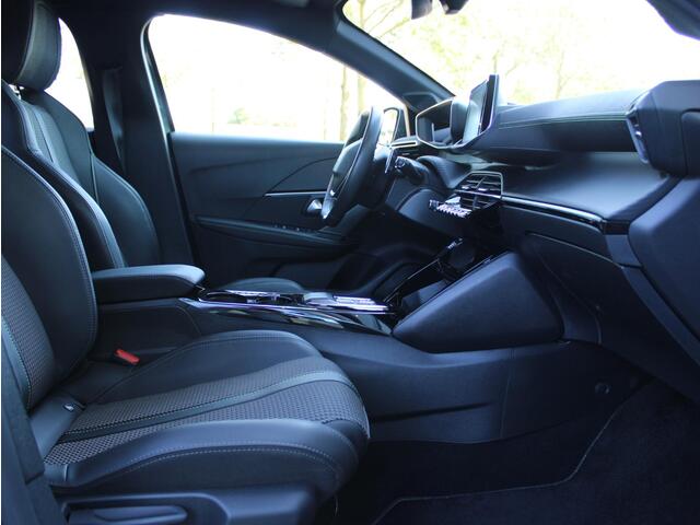 Peugeot 208 1.2 PureTech GT Automaat | Navi / Camera / Climate