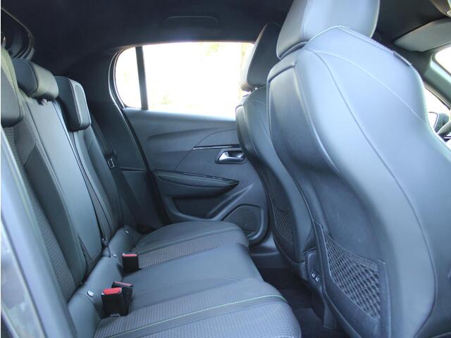 Peugeot 208 1.2 PureTech GT Automaat | Navi / Camera / Climate