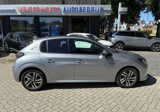 Peugeot 208 1.2 100PK Allure 5-drs **Luxe Allure met trekhaak, lichtmetalen velgen**