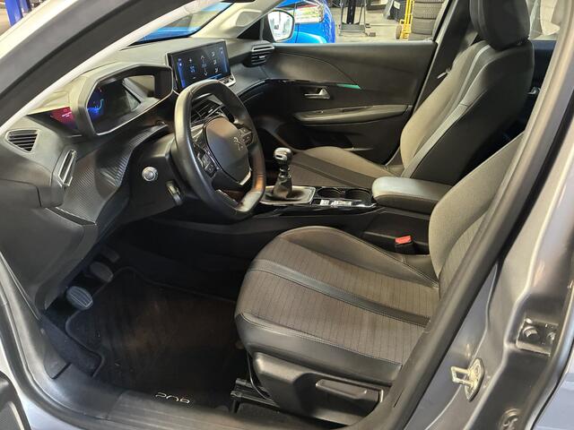 Peugeot 208 1.2 100PK Allure 5-drs **Luxe Allure met trekhaak, lichtmetalen velgen**