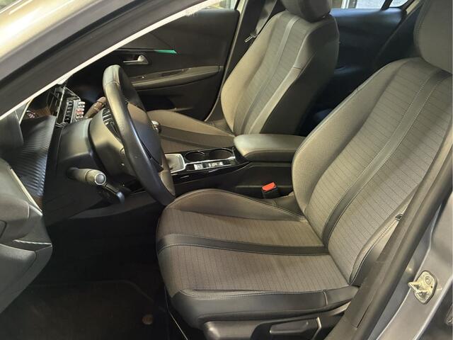 Peugeot 208 1.2 100PK Allure 5-drs **Luxe Allure met trekhaak, lichtmetalen velgen**