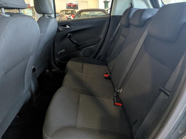 Peugeot 208 1.2 PureTech Blue Lion Trekhaak, Carplay, Airco