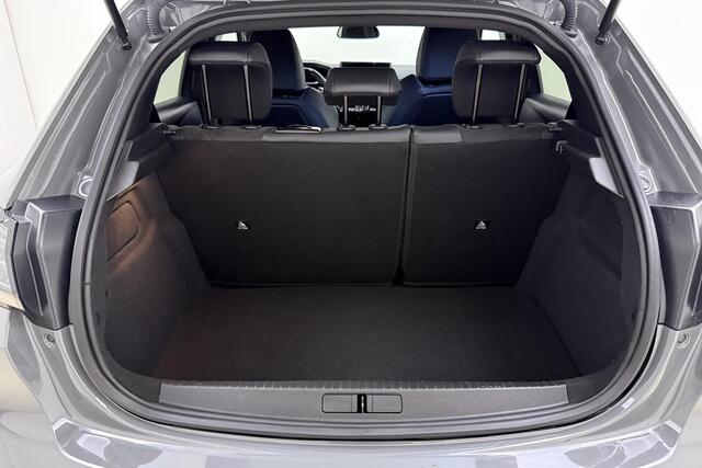 Peugeot 208 1.2 Hybrid 145 e-DCS6 GT | Stoelverwarming | Cruise control | Apple carplay/Android auto | Elek. verstelbare stoelen | Achteruitrijcamera | Kunstlederen/Alcantara bekleding | Massagefunctie | Stuurbediening
