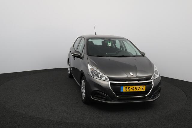 Peugeot 208 1.2 PureTech Active/ D-RIEM VERV: 63.000 KM!/ DEALER ONDERHOUDEN!/ 5-Drs/ Apple + Android/ Navi/ Airco/ Cruise/ Elek. pakket/ Isofix/ Bluetooth/ Armsteun/ Multi. LEDER. Stuur/ Dakspoiler/ LED Dagrijverl.