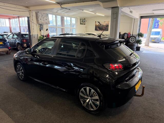 Peugeot 208 1.2 PT*Carplay*Camera*led*Navi