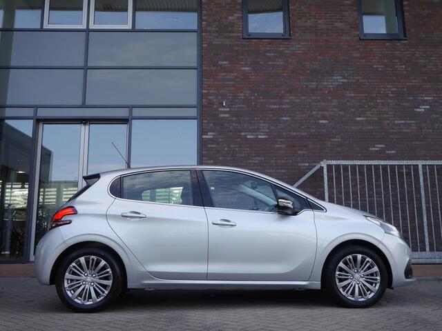 Peugeot 208 1.2 PureTech Allure 110 PK | Automaat | Climate Control | Navigatie | Cruise Control | Licht Metalen Velgen | Apple carplay/Android auto | AUX | USB | Dealer onderhouden