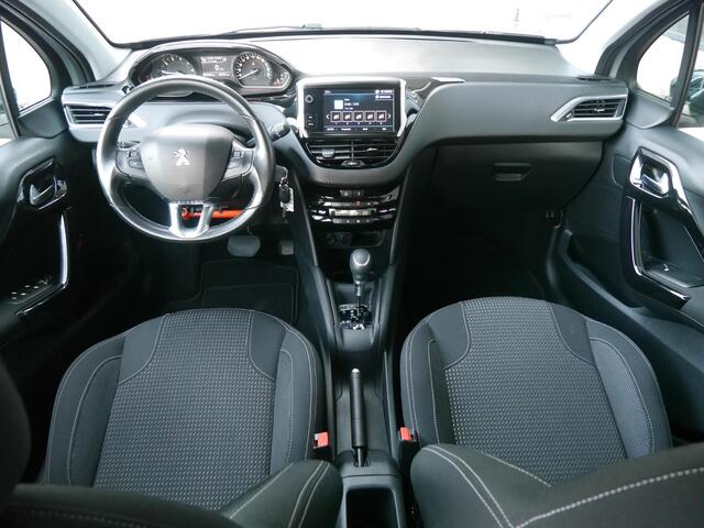 Peugeot 208 1.2 PureTech Allure 110 PK | Automaat | Climate Control | Navigatie | Cruise Control | Licht Metalen Velgen | Apple carplay/Android auto | AUX | USB | Dealer onderhouden