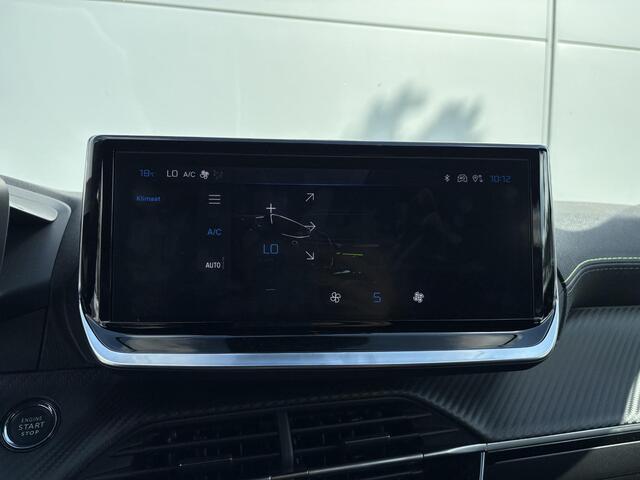 Peugeot 208 1.2 Hybrid 145 e-DCS6 GT | Elektrisch verstelbare stoelen | Stoelverwarming/Massagestoelen | Camera | Adaptieve Cruise Control | Apple Carplay/Android Auto