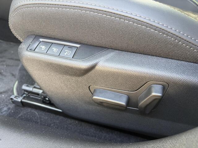 Peugeot 208 1.2 Hybrid 145 e-DCS6 GT | Elektrisch verstelbare stoelen | Stoelverwarming/Massagestoelen | Camera | Adaptieve Cruise Control | Apple Carplay/Android Auto