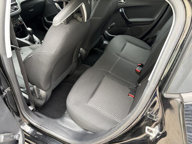 Peugeot 208 1.2 PureTech Active / NAVI / CRUISE / AIRCO