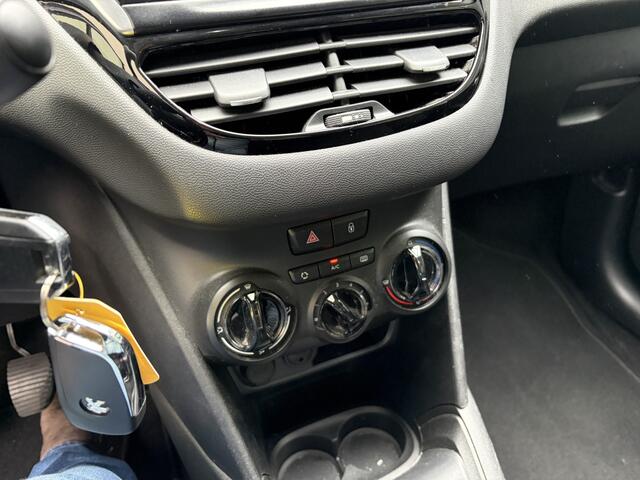 Peugeot 208 1.2 PureTech Active / NAVI / CRUISE / AIRCO