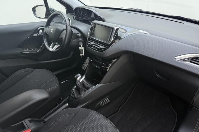 Peugeot 208 1.2 PureTech Blue Lease Executive Climate Control l Cruise Control l DAB l Apple Carplay/Android Auto l Lichtmetalen Velgen l PDC