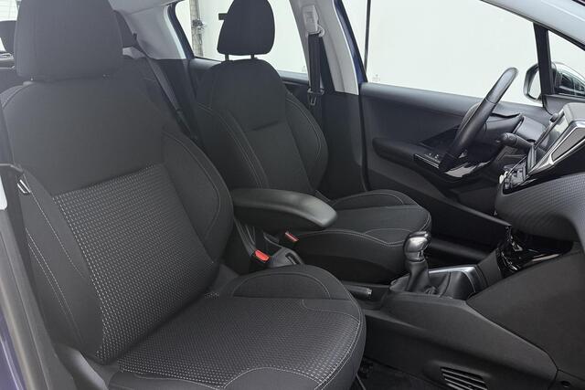 Peugeot 208 1.2 PureTech Blue Lease Executive Climate Control l Cruise Control l DAB l Apple Carplay/Android Auto l Lichtmetalen Velgen l PDC