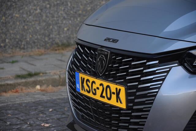 Peugeot 208 1.2 PureTech 100 Allure | cruise control | electronic climate controle | Parkeersensoren |