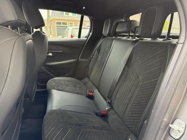 Peugeot 208 1.2 Hybrid 145 e-DCS6 GT | Alcantara | Stoelverwarming + massage | Achteruitrijcamera | Cruise | Apple Carplay/Android
