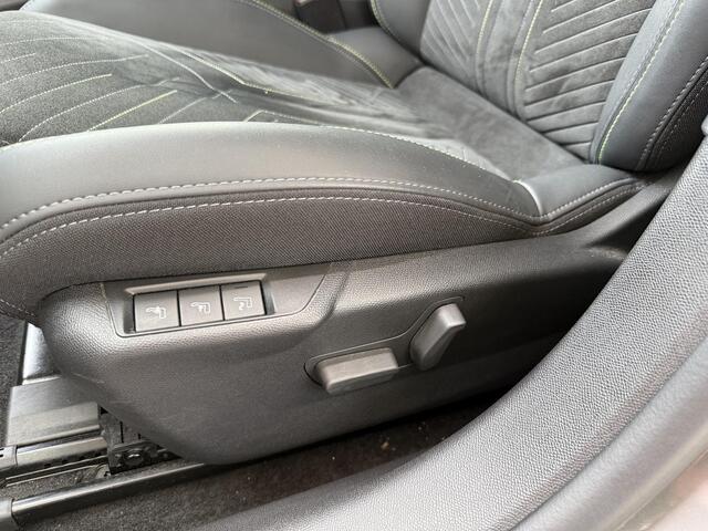 Peugeot 208 1.2 Hybrid 145 e-DCS6 GT | Alcantara | Stoelverwarming + massage | Achteruitrijcamera | Cruise | Apple Carplay/Android