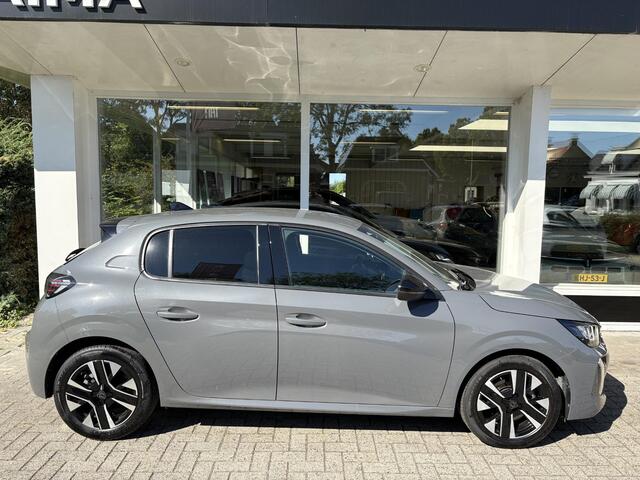 Peugeot 208 1.2T 100pk Allure | 2025 | Parkeersensoren | Cruise Control | Privacy Glass | Draadloos Apple Carplay/Android Auto
