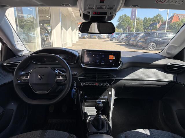 Peugeot 208 1.2T 100pk Allure | 2025 | Parkeersensoren | Cruise Control | Privacy Glass | Draadloos Apple Carplay/Android Auto