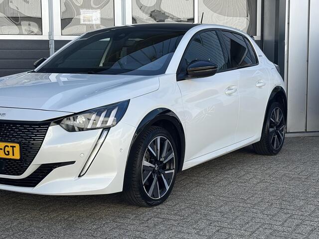 Peugeot 208 1.2 PureTech GT Line | Pano | Keyless | Cruise | Camera | Stoel verwarming |