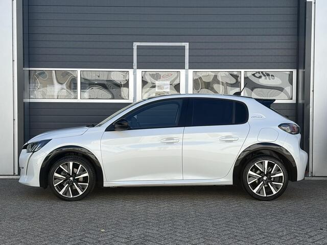 Peugeot 208 1.2 PureTech GT Line | Pano | Keyless | Cruise | Camera | Stoel verwarming |
