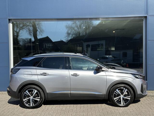 Peugeot 3008 1.6 HYbrid 225 GT | Slechts 3.000 KM Gereden | Automaat | Panorama Schuif-/Kanteldak | Navigatie | Camera | Adaptieve Cruise Control | Hoge Zitpositie | Climate Control | LED Verlichting | Keyless Entry | Dode Hoek Detectie |
