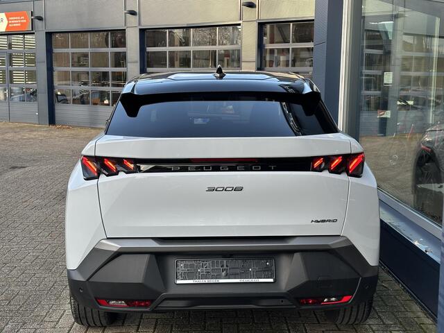 Peugeot 3008 1.2 Hybrid 145 PK GT | Bouwjaar 2025 | Alcantara Bekleding | Panorama Navigatie | Parkeercamera | LED Matrix | Alcantara Bekleding | Electrische achterklep | Stoelverwarming | Keyless Entry | Grip Control met All Season Banden