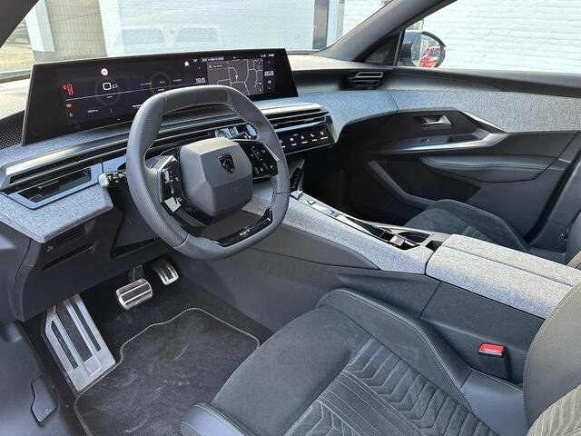 Peugeot 3008 1.2 Hybrid 145 PK GT | Bouwjaar 2025 | Alcantara Bekleding | Panorama Navigatie | Parkeercamera | LED Matrix | Alcantara Bekleding | Electrische achterklep | Stoelverwarming | Keyless Entry | Grip Control met All Season Banden