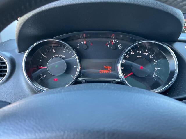 Peugeot 3008 1.2 PureTech Style | Trekhaak | Panoramadak | Climate Control | Cruise Control | Navigatie | Achteruitrijcamera
